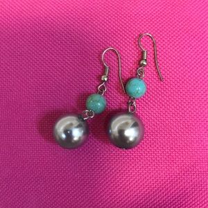 Bundle of costume jewelry earrings